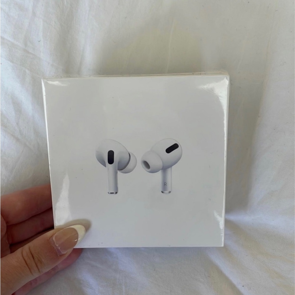 NWT AIRPOD PROS